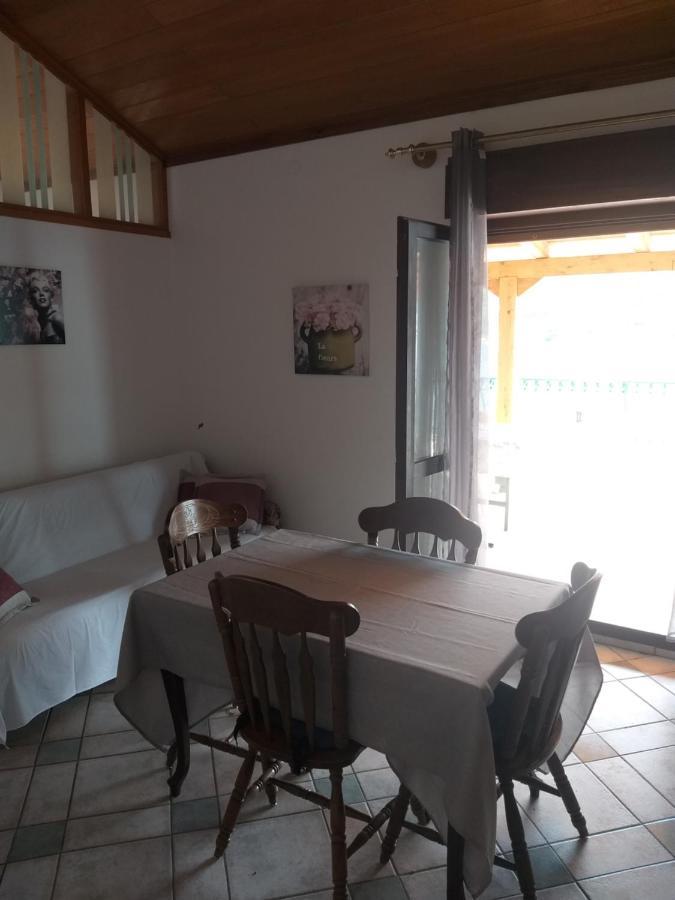 Appartamento Direkt Na Moru - Bungalov Šibenik Esterno foto